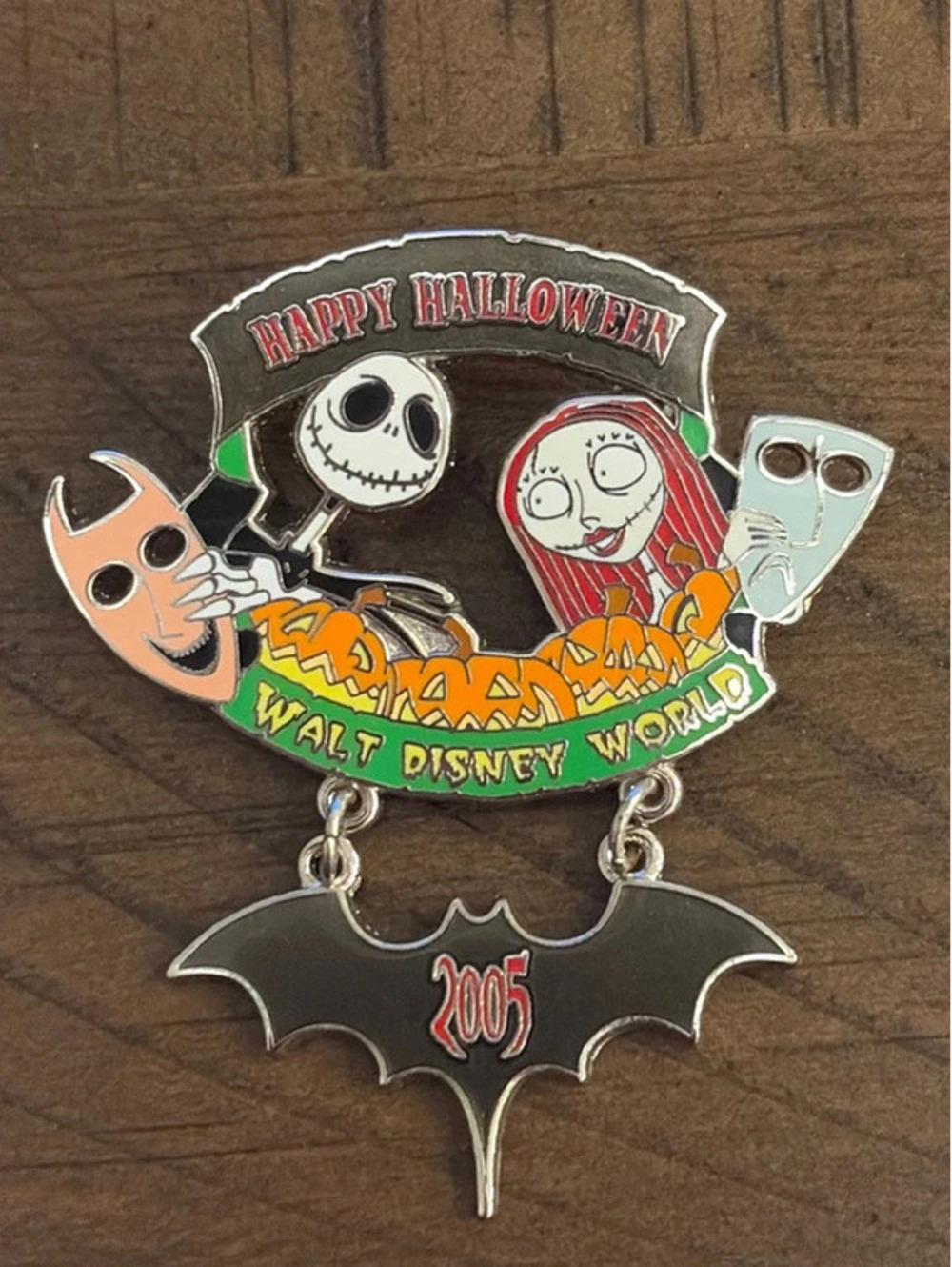 Disney WDW Halloween 2005 Nightmare Before Christmas Jack Sally Bat Pin #41482